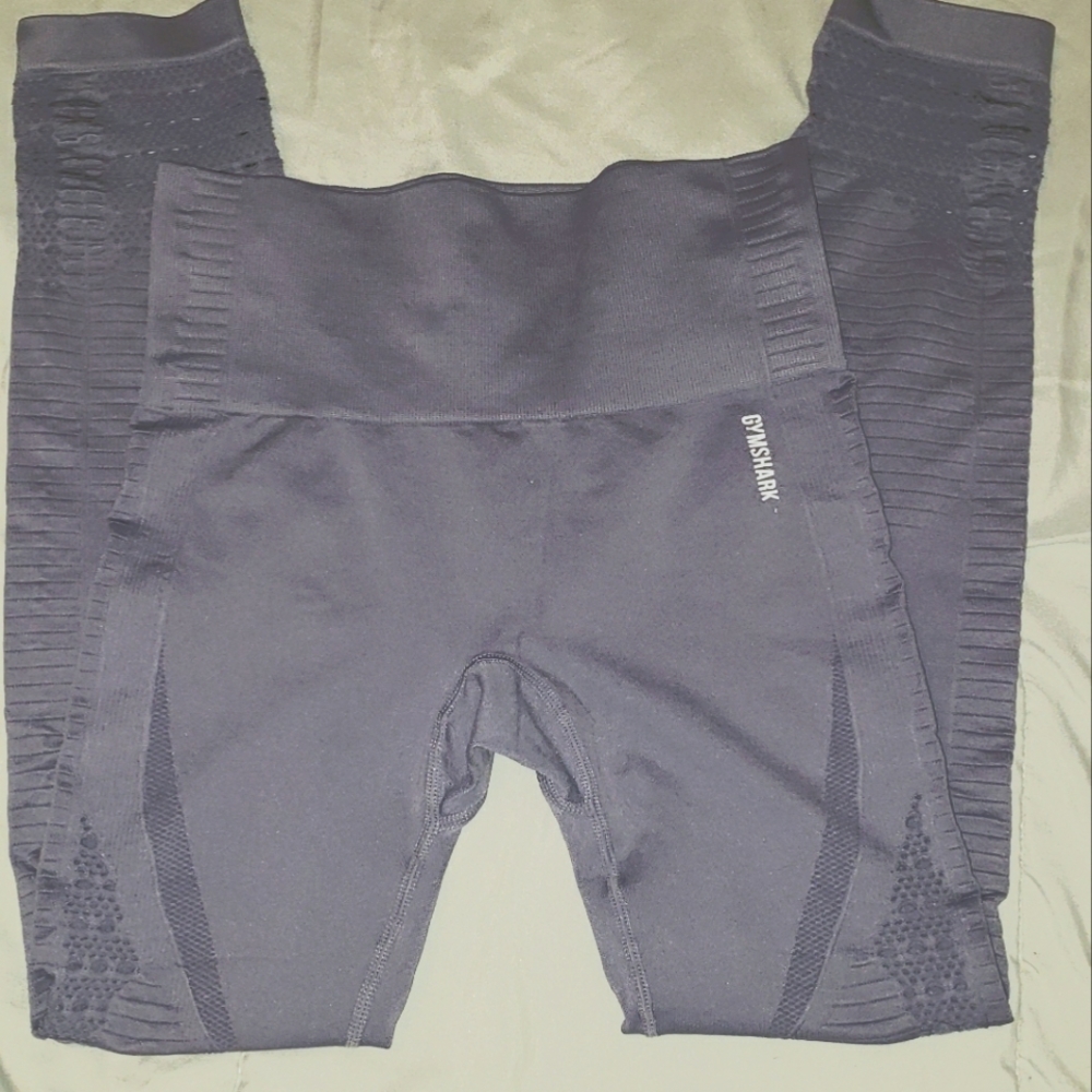 Small Gymshark leggings